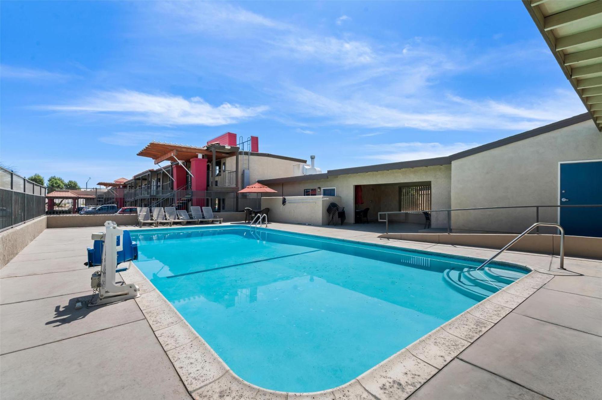 Best Western Desert Villa Inn Barstow Buitenkant foto